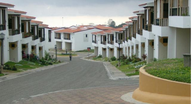 Diseño y construcción de condominio (3)